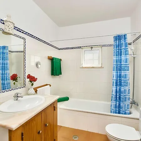 Sleeps 6 Villa Praia da Arrifana