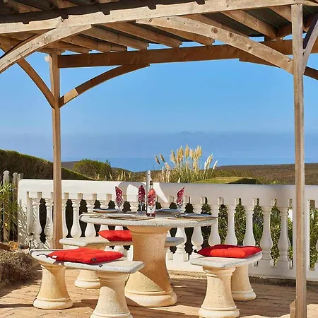 Sleeps 6 *