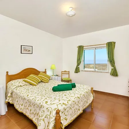Sleeps 6 * 프라이아 다 아리파나